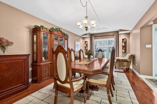 128 Nugent Drive, Hamilton, ON - Indoor Photo Showing Dining Room