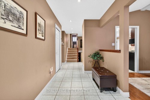 128 Nugent Drive, Hamilton, ON - Indoor Photo Showing Other Room