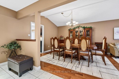 128 Nugent Drive, Hamilton, ON - Indoor Photo Showing Dining Room