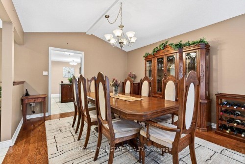 128 Nugent Drive, Hamilton, ON - Indoor Photo Showing Dining Room