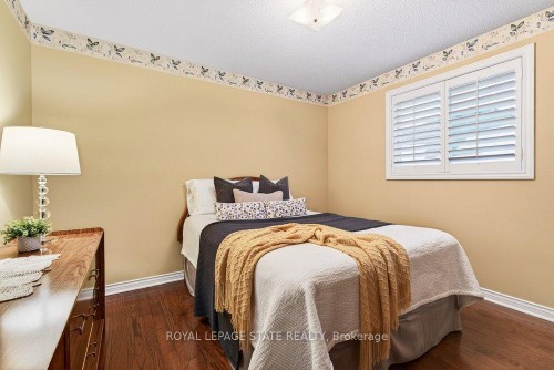 128 Nugent Drive, Hamilton, ON - Indoor Photo Showing Bedroom