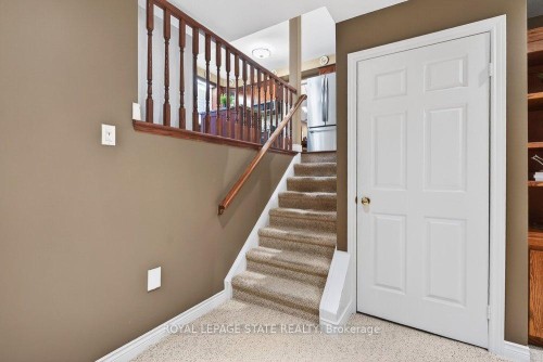 128 Nugent Drive, Hamilton, ON - Indoor Photo Showing Other Room