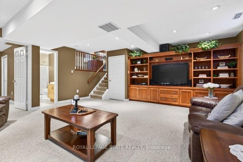 128 Nugent Drive, Hamilton, ON - Indoor Photo Showing Living Room