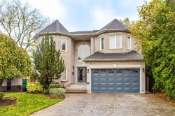 221 Pleasant Avenue Toronto, ON M2M 1M6