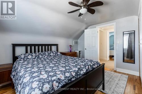 118 Julian Avenue, Hamilton, ON - Indoor Photo Showing Bedroom