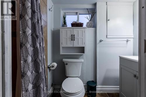 118 Julian Avenue, Hamilton, ON - Indoor Photo Showing Bathroom