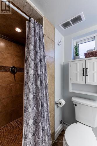 118 Julian Avenue, Hamilton, ON - Indoor Photo Showing Bathroom