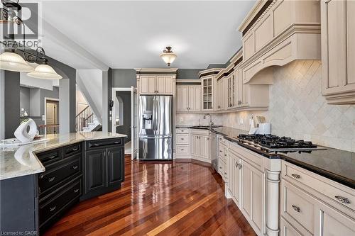35 Scullers Way Unit# 2, St. Catharines, ON - Indoor Photo Showing Kitchen With Upgraded Kitchen