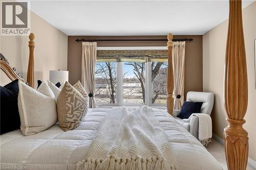 35 Scullers Way Unit# 2, St. Catharines, ON - Indoor Photo Showing Bedroom