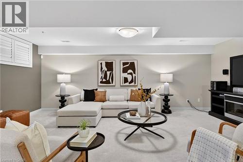35 Scullers Way Unit# 2, St. Catharines, ON - Indoor Photo Showing Living Room