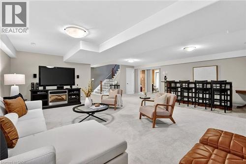 35 Scullers Way Unit# 2, St. Catharines, ON - Indoor Photo Showing Living Room