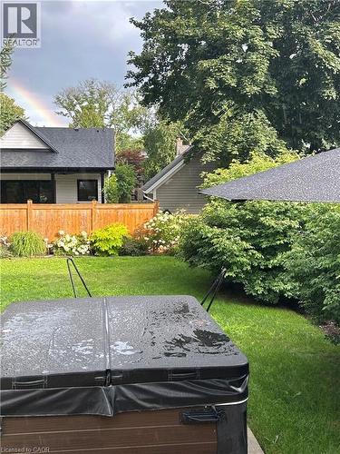 220 Townsend Avenue, Burlington, ON - Outdoor