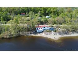 6577 Route 102 Oak Point, NB E5M 2G9