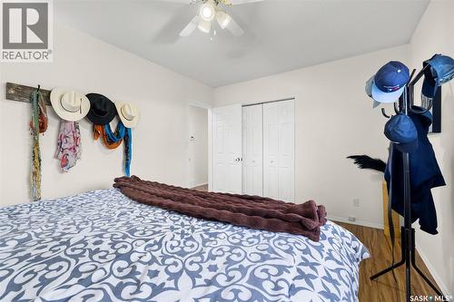 359 4Th Avenue Se, Swift Current, SK - Indoor Photo Showing Bedroom