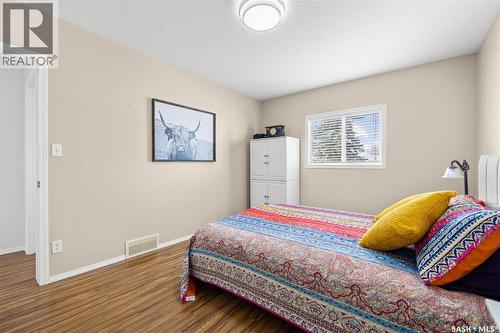 359 4Th Avenue Se, Swift Current, SK - Indoor Photo Showing Bedroom