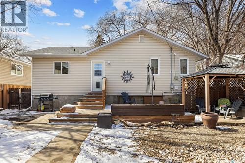 359 4Th Avenue Se, Swift Current, SK - Outdoor With Deck Patio Veranda