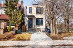 90 EAST LYNN AVENUE Toronto, ON M4C 3X2