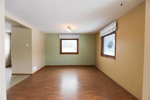 15 Third Avenue, Teulon, MB - Indoor Photo Showing Other Room