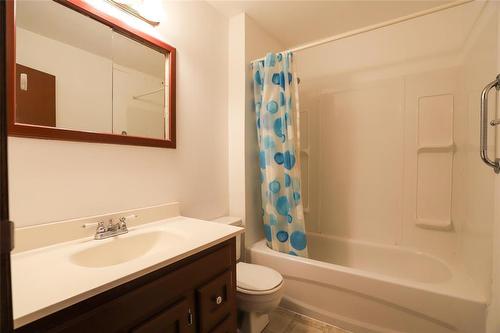 15 Third Avenue, Teulon, MB - Indoor Photo Showing Bathroom