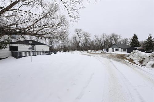 15 Third Avenue, Teulon, MB - Outdoor