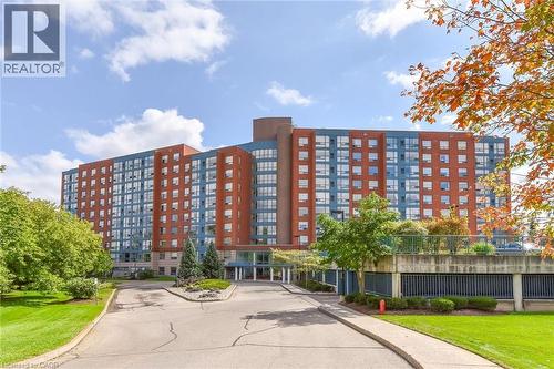 55 BLUE SPRINGS Drive Unit# 612  Waterloo, ON N2J 4T3