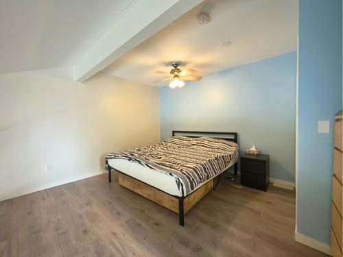 202-3155 Gordon Drive, Kelowna, BC - Indoor Photo Showing Bedroom