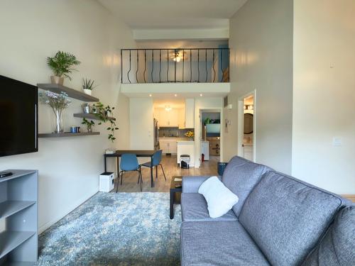 202-3155 Gordon Drive, Kelowna, BC - Indoor
