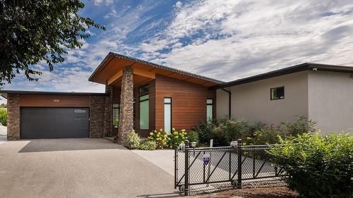 3639 Apple Way Boulevard  West Kelowna, BC V4T 1Y5