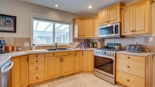 6524 Highway 6, Coldstream, BC - Indoor Photo Showing Kitchen
