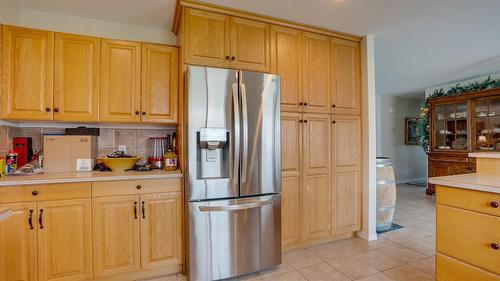 6524 Highway 6, Coldstream, BC - Indoor Photo Showing Kitchen