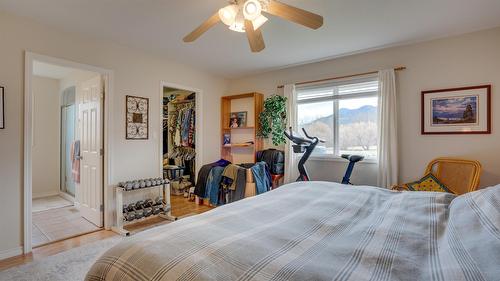 6524 Highway 6, Coldstream, BC - Indoor Photo Showing Bedroom