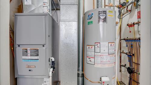 6524 Highway 6, Coldstream, BC - Indoor Photo Showing Basement