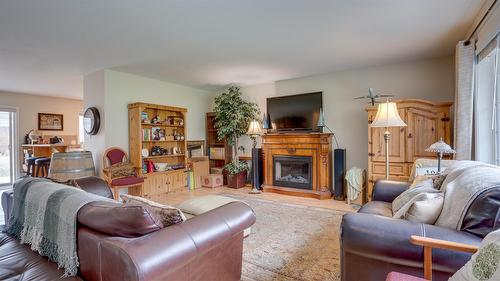 6524 Highway 6, Coldstream, BC - Indoor Photo Showing Living Room With Fireplace