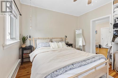 84 Fourth Avenue, Ottawa, ON - Indoor Photo Showing Bedroom