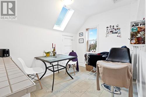 84 Fourth Avenue, Ottawa, ON - Indoor