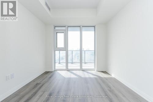 1121 - 8960 Jane Street, Vaughan, ON - Indoor Photo Showing Other Room