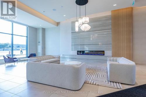 1121 - 8960 Jane Street, Vaughan, ON - Indoor