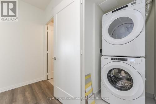 1121 - 8960 Jane Street, Vaughan, ON - Indoor Photo Showing Laundry Room