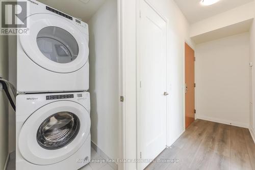 1121 - 8960 Jane Street, Vaughan, ON - Indoor Photo Showing Laundry Room