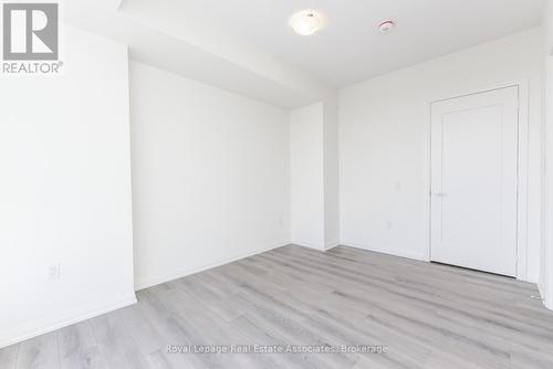 1121 - 8960 Jane Street, Vaughan, ON - Indoor Photo Showing Other Room
