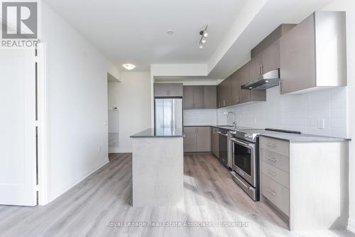 1121 - 8960 Jane Street, Vaughan, ON - Indoor Photo Showing Kitchen
