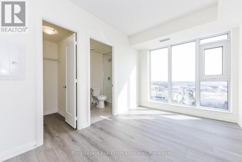 1121 - 8960 Jane Street, Vaughan, ON - Indoor Photo Showing Other Room