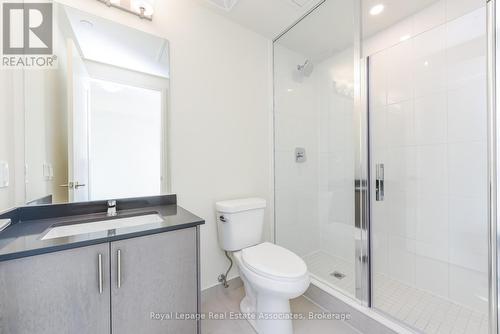 1121 - 8960 Jane Street, Vaughan, ON - Indoor Photo Showing Bathroom