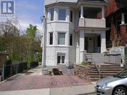 4 - 20 GLEN GORDON ROAD Toronto, ON M6P 1B8