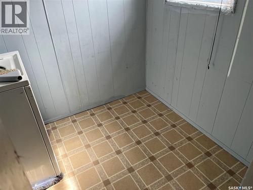 101 2Nd Avenue E, Lafleche, SK - Indoor