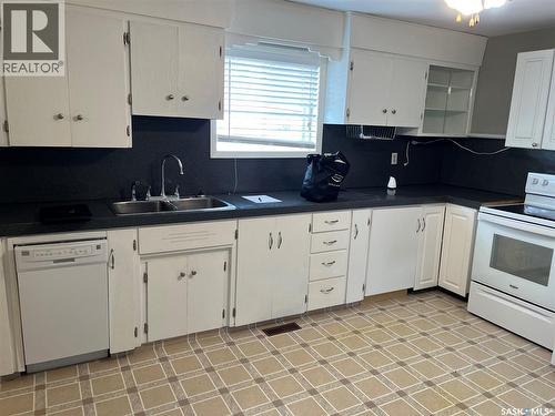 101 2Nd Avenue E, Lafleche, SK - Indoor Photo Showing Kitchen With Double Sink