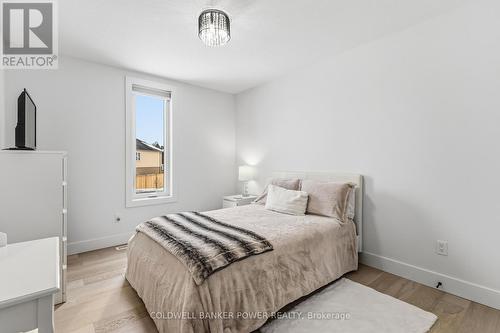2884 Doyle Drive, London South (South U), ON - Indoor Photo Showing Bedroom