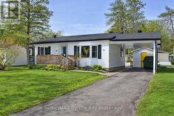15 CARRUTHERS STREET S Wasaga Beach, ON L9Z 1K2