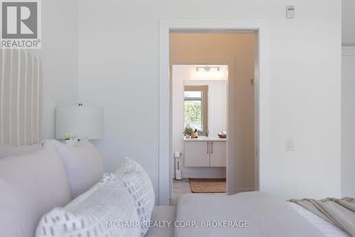 403 - 77 Yates Street, St. Catharines (Downtown), ON - Indoor Photo Showing Bedroom