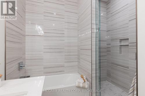 Separate tub and shower - 403 - 77 Yates Street, St. Catharines (Downtown), ON - Indoor Photo Showing Bathroom